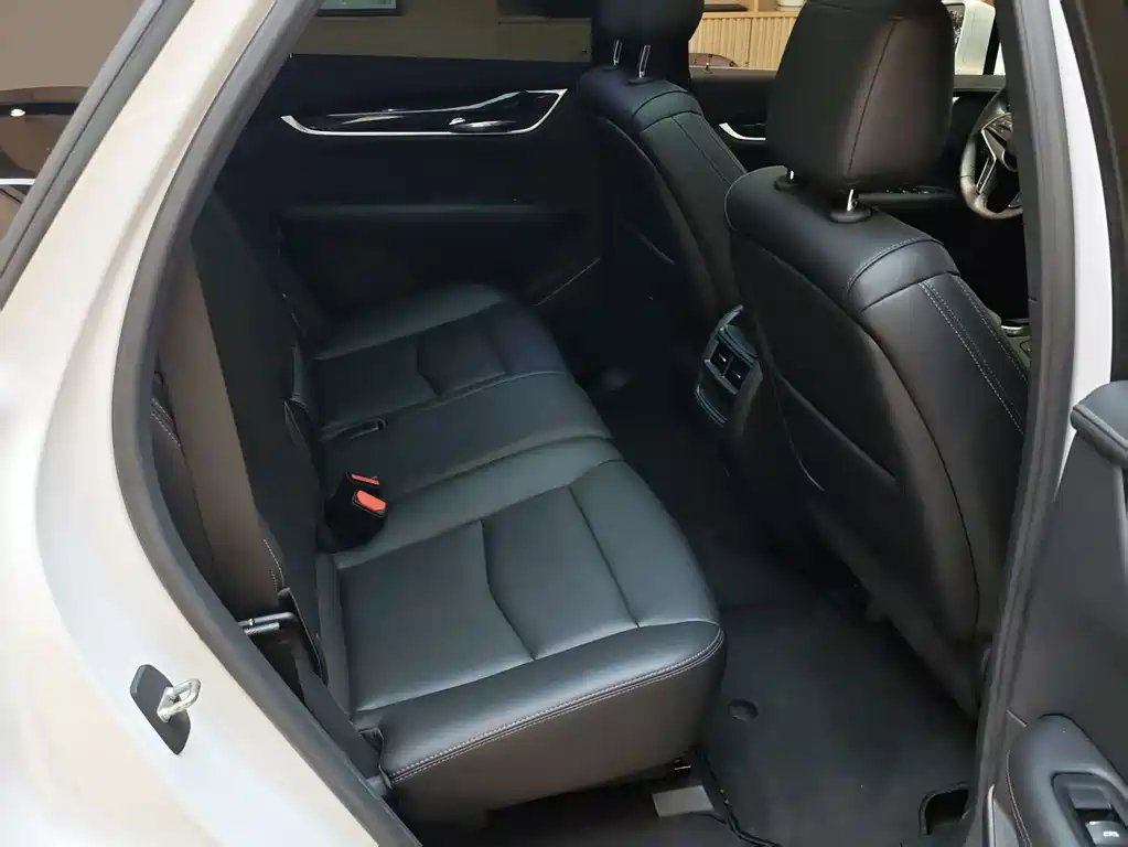 Cadillac XT5 2023 — фото 12