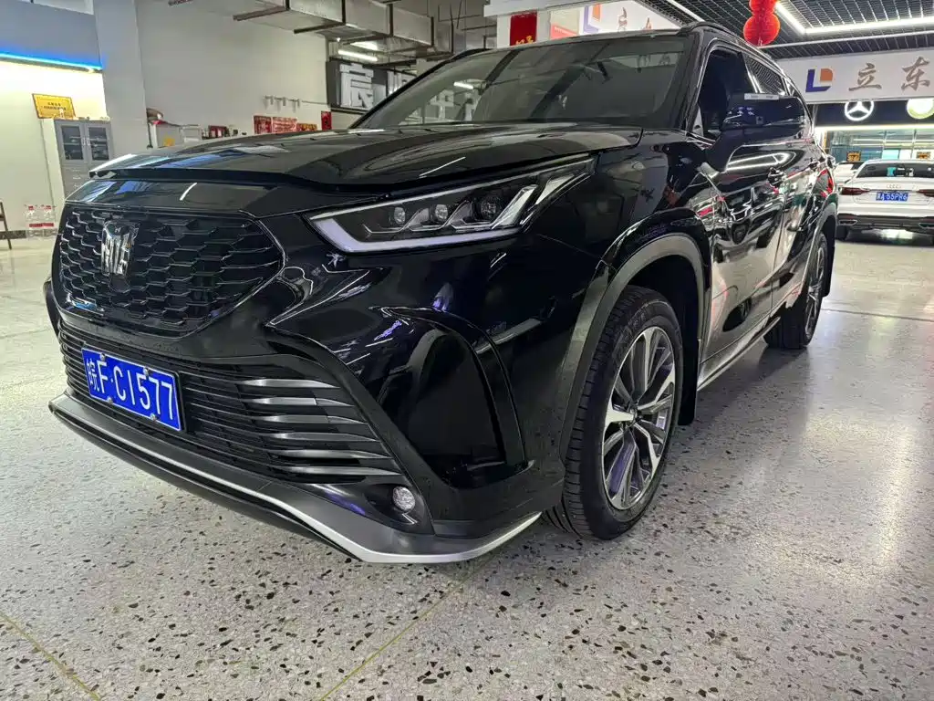Toyota Crown Kluger 2025