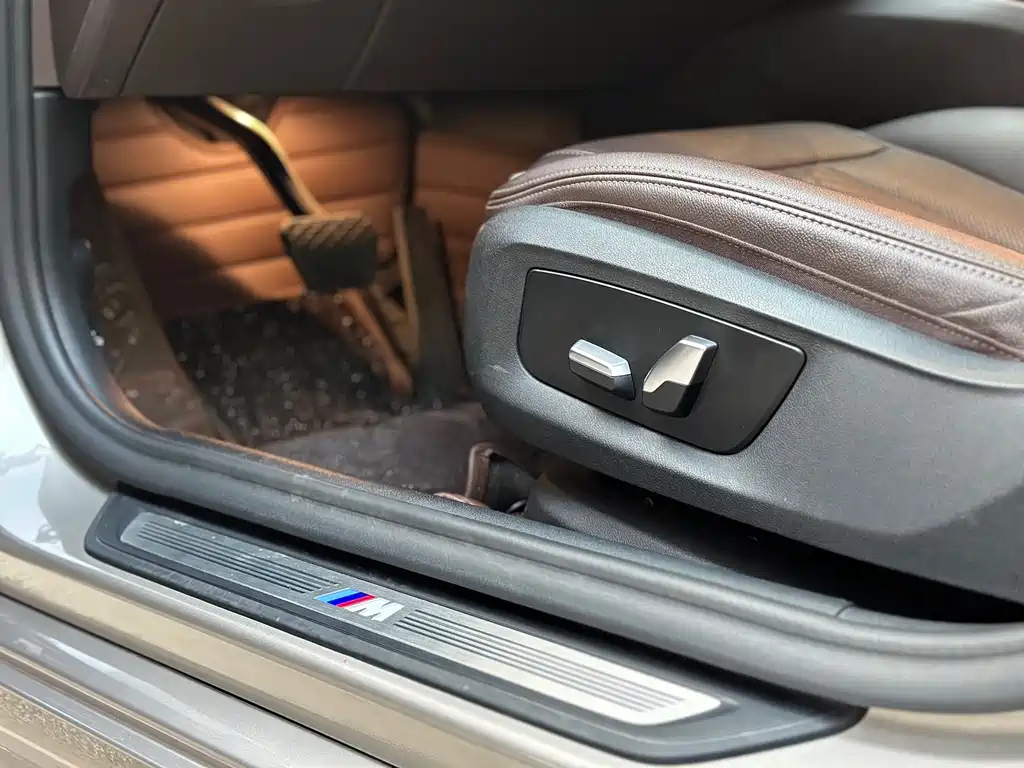 BMW 5 Series 2021 — фото 12