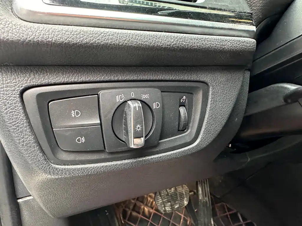 BMW 1 Series 2018 — фото 18