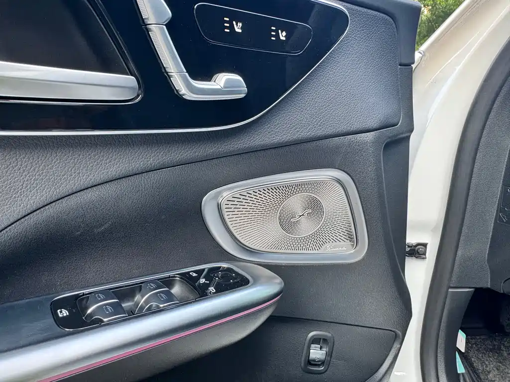 Mercedes-Benz C-Class 2025 — фото 10
