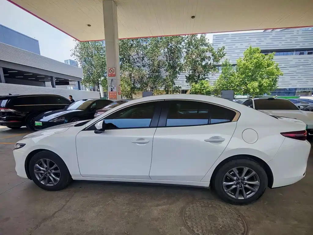 Mazda 3 Axela 2021