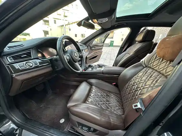 BMW 7 Series 2011