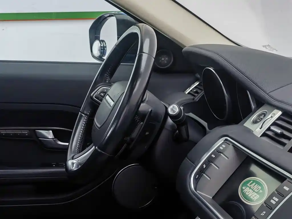 Land Rover Evoque 2015 — фото 22