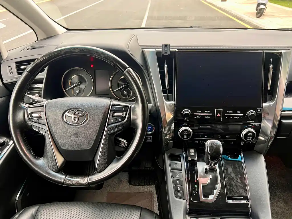 Toyota Vellfire 2020 — фото 9