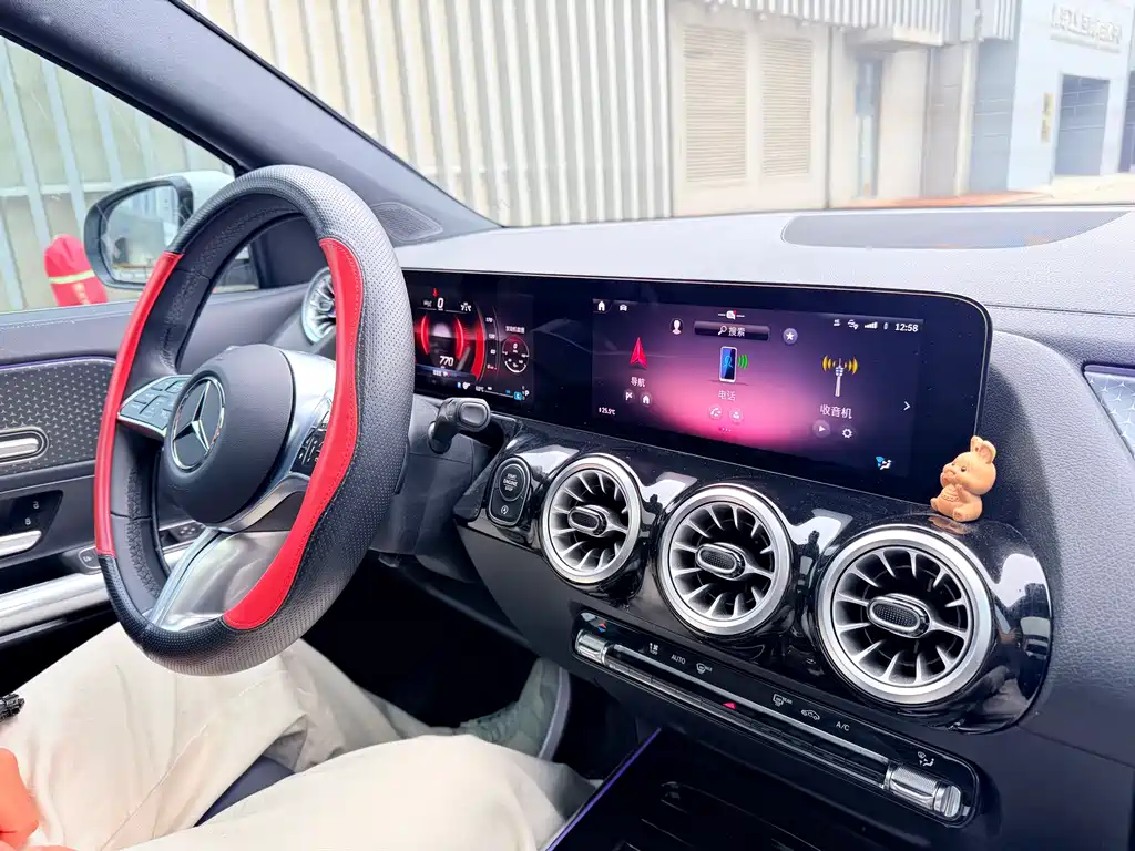 Mercedes-Benz GLA 2024 — фото 11
