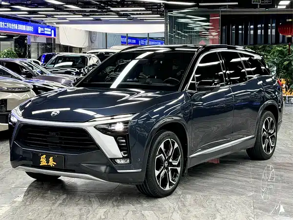 NIO ES8 2021