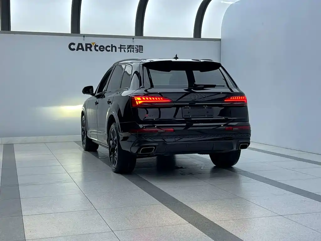 Audi Q7 2024