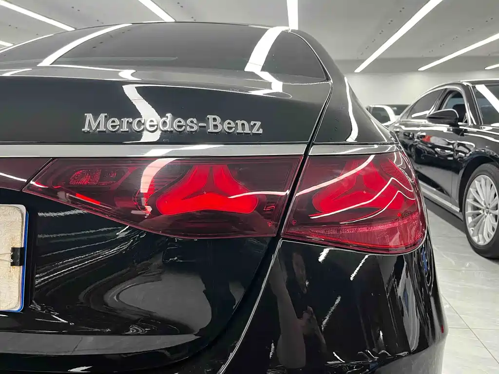 Mercedes-Benz E-Class 2025 — фото 23