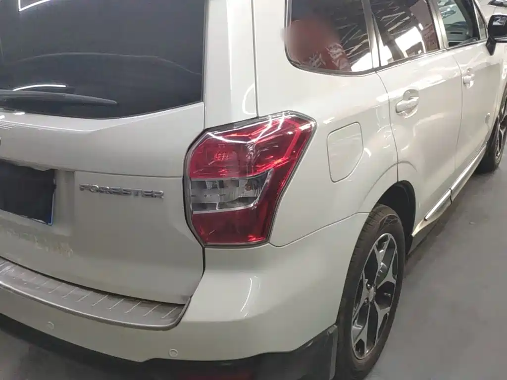Subaru Forester 2015 — фото 8