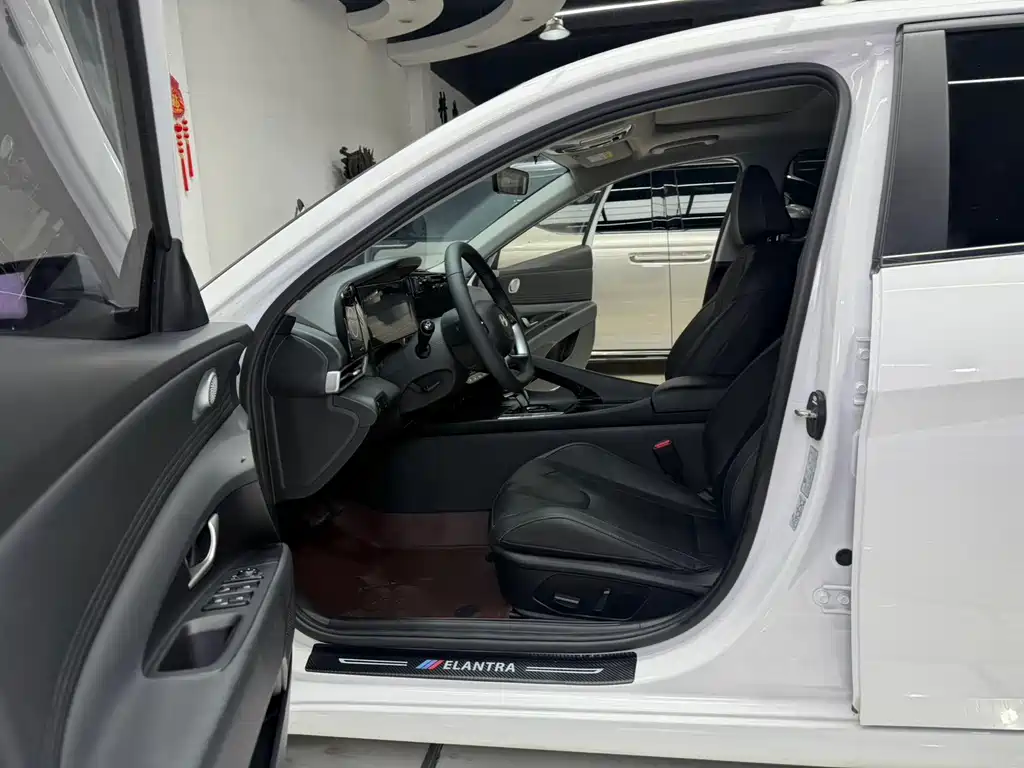 Hyundai Elantra 2023