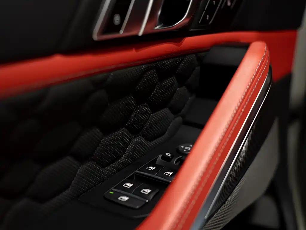 BMW X6 M 2023 — фото 24