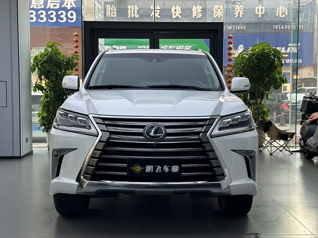 Lexus LX 2017 — фото 2