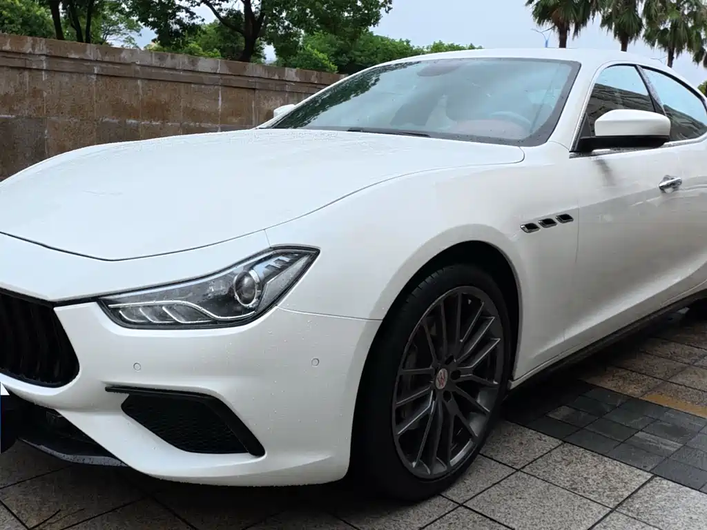 Maserati Ghibli 2020 — фото 3