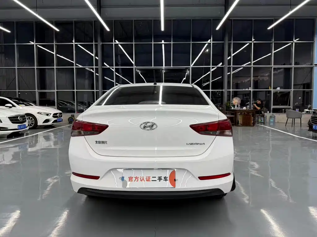 Hyundai Verna 2017 — фото 8