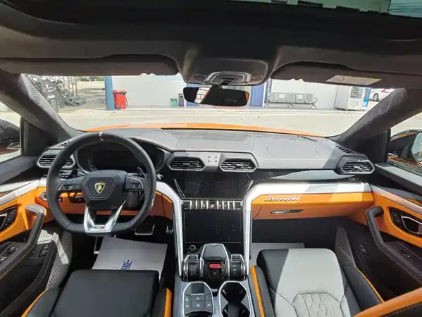 Lamborghini Urus 2025
