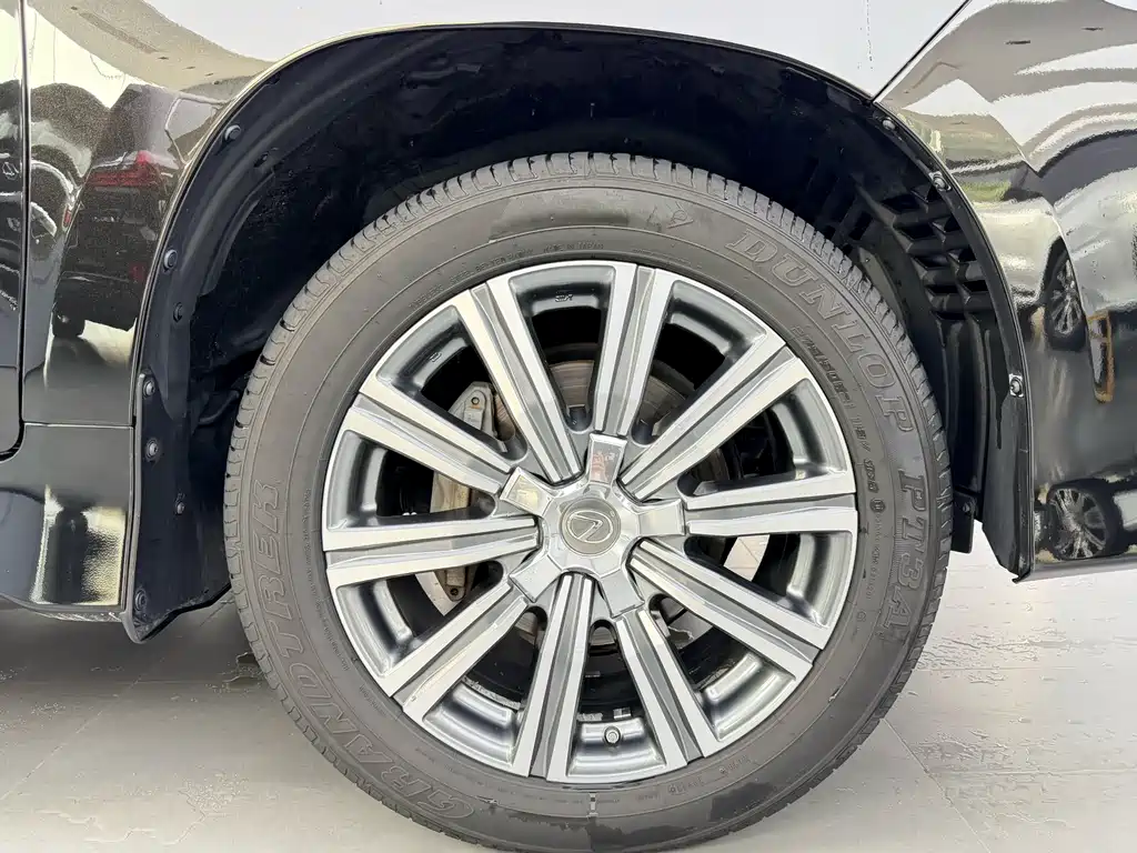 Lexus LX 2017 — фото 24