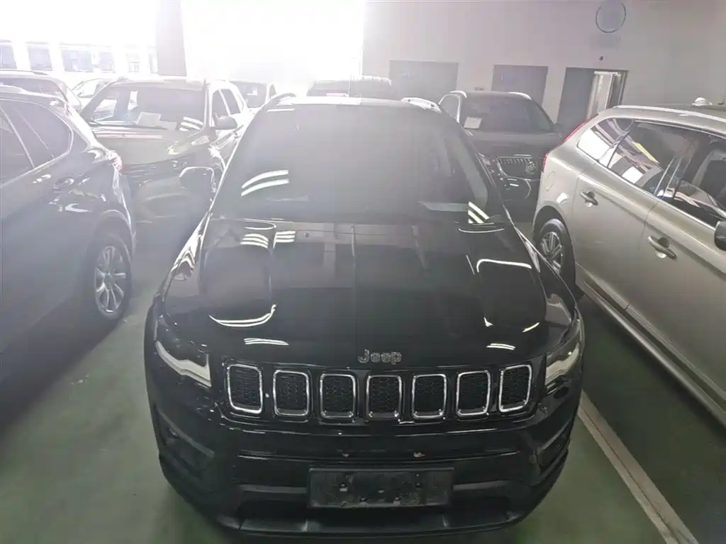 Jeep Compass 2017 — фото 3