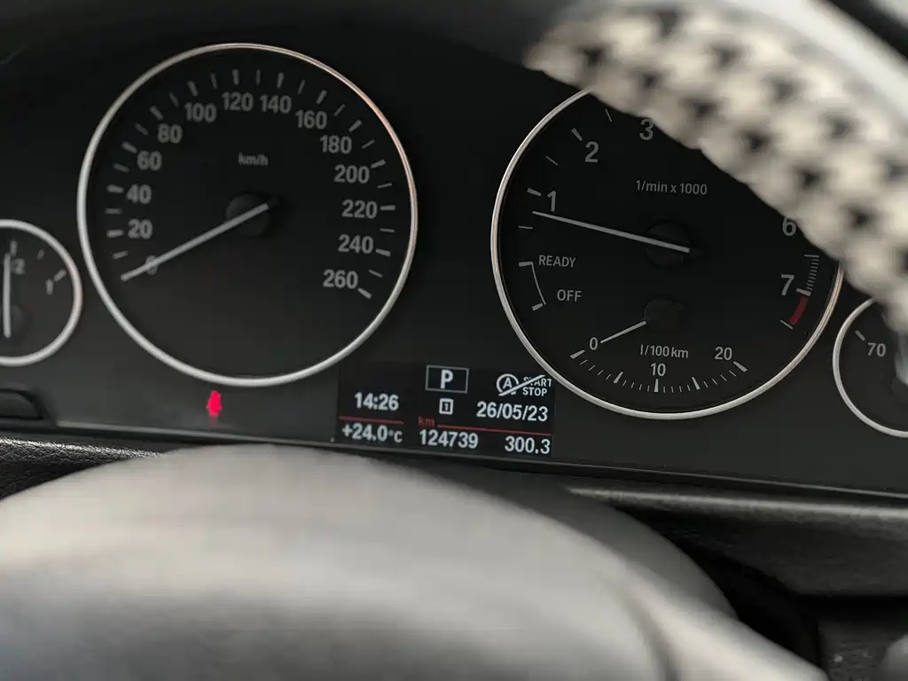 BMW 3 Series 2015 — фото 12