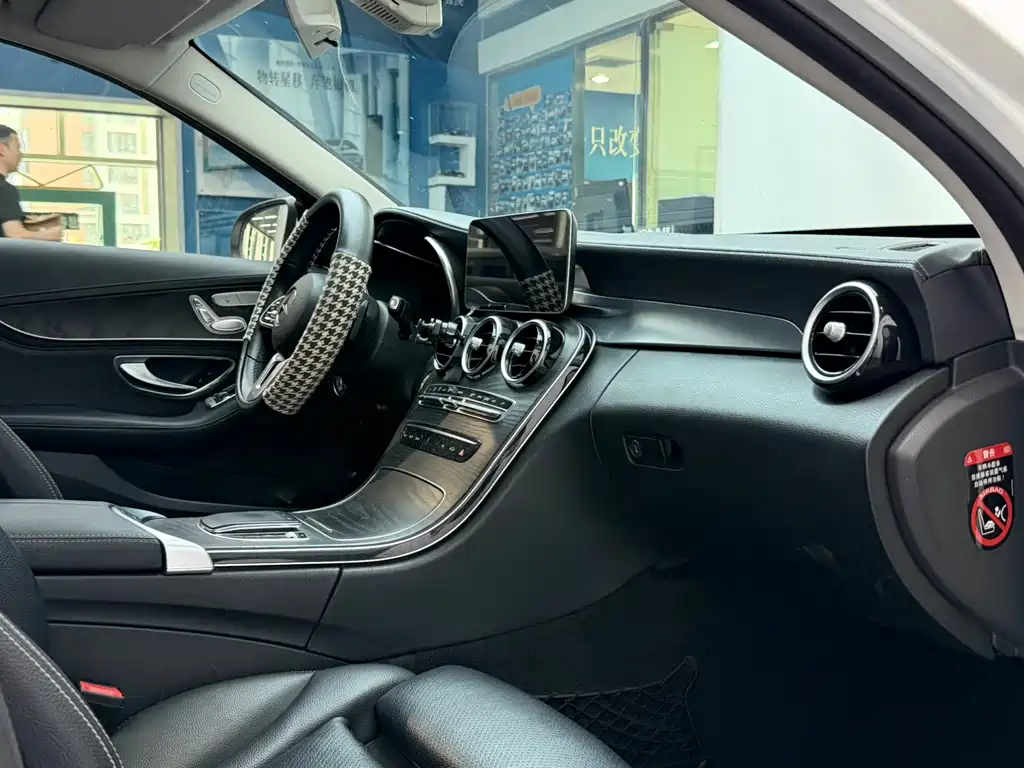 Mercedes-Benz C-Class 2019 — фото 13