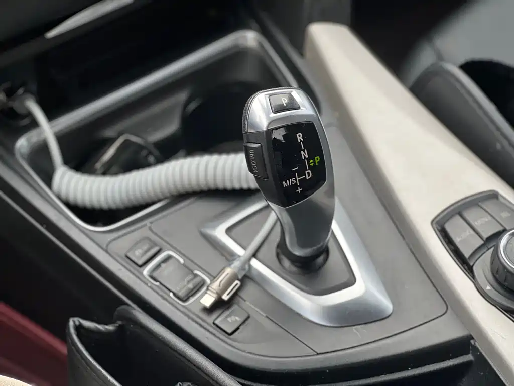 BMW 3 Series 2015 — фото 13