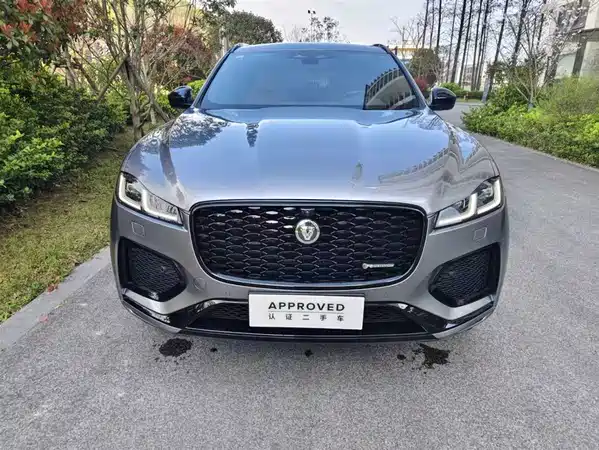 Jaguar F-PACE 2025