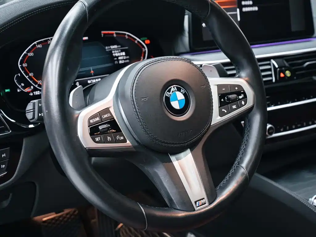 BMW 5 Series 2021 — фото 16