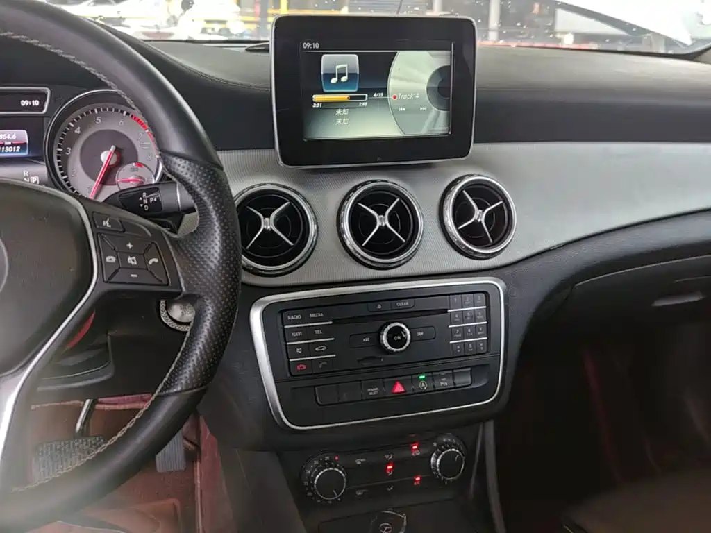 Mercedes-Benz GLA 2016 — фото 13