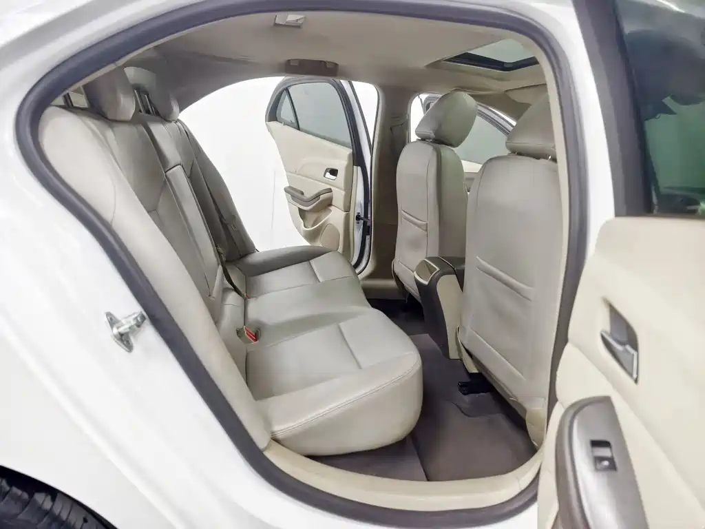 Chevrolet Malibu 2015 — фото 16