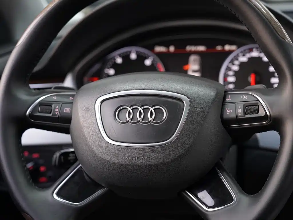 Audi A8 2015 — фото 14