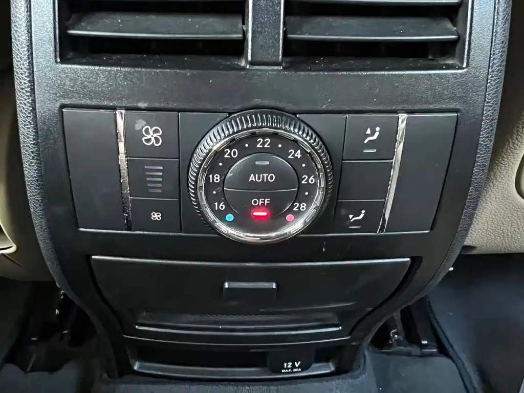 Mercedes-Benz M-Class 2011 — фото 15