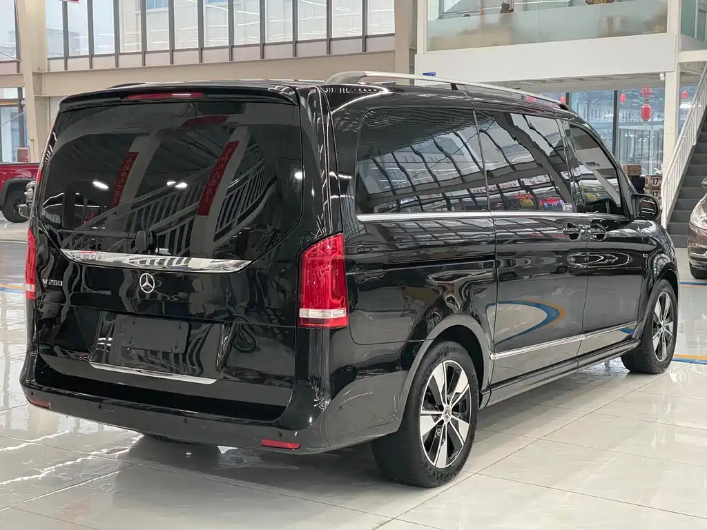 Mercedes-Benz V-Class 2020 — фото 9