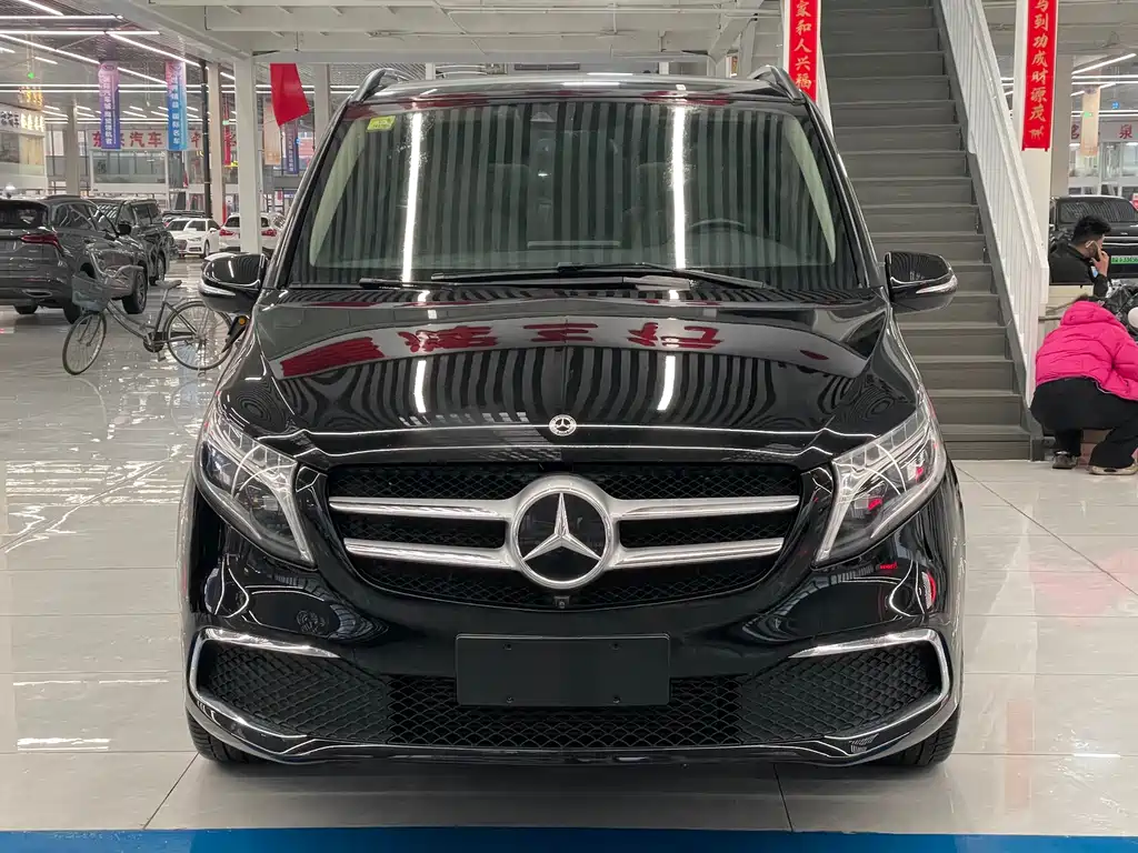 Mercedes-Benz V-Class 2020 — фото 2