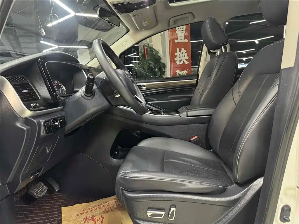 GAC Motor Trumpchi M8 2021 — фото 14