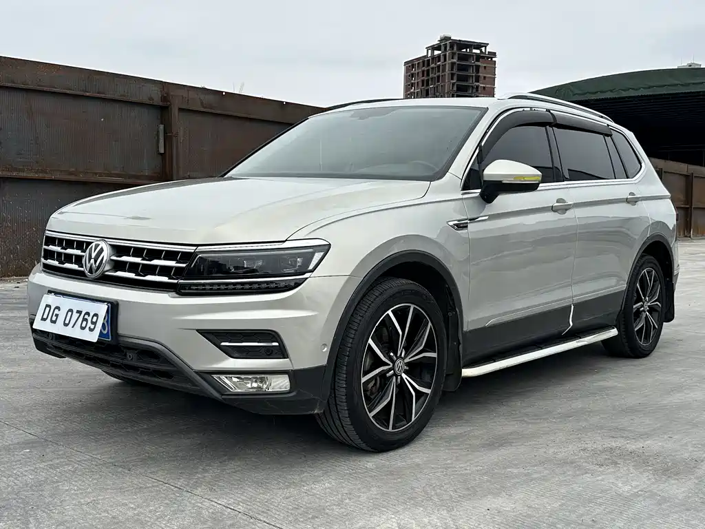 Volkswagen Tiguan L 2017 — фото 10