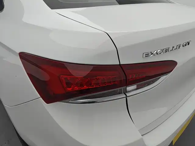Buick Excelle 2022 — фото 15