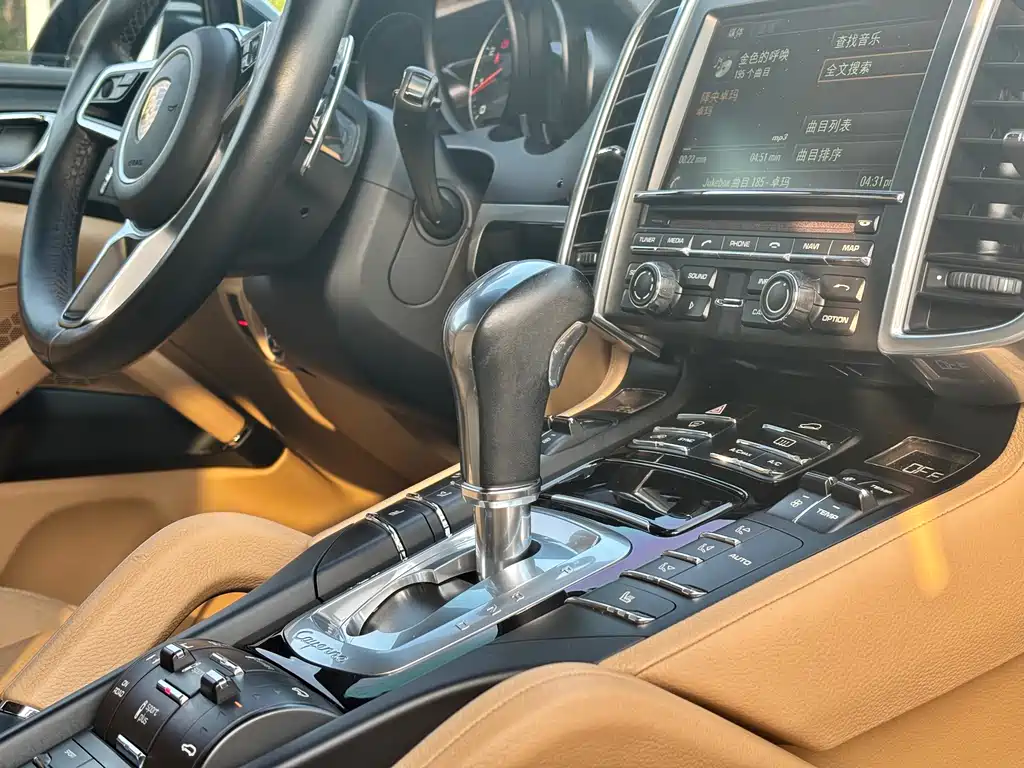 Porsche Cayenne 2016 — фото 14