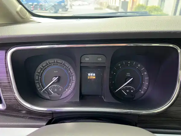 Buick GL8 2011