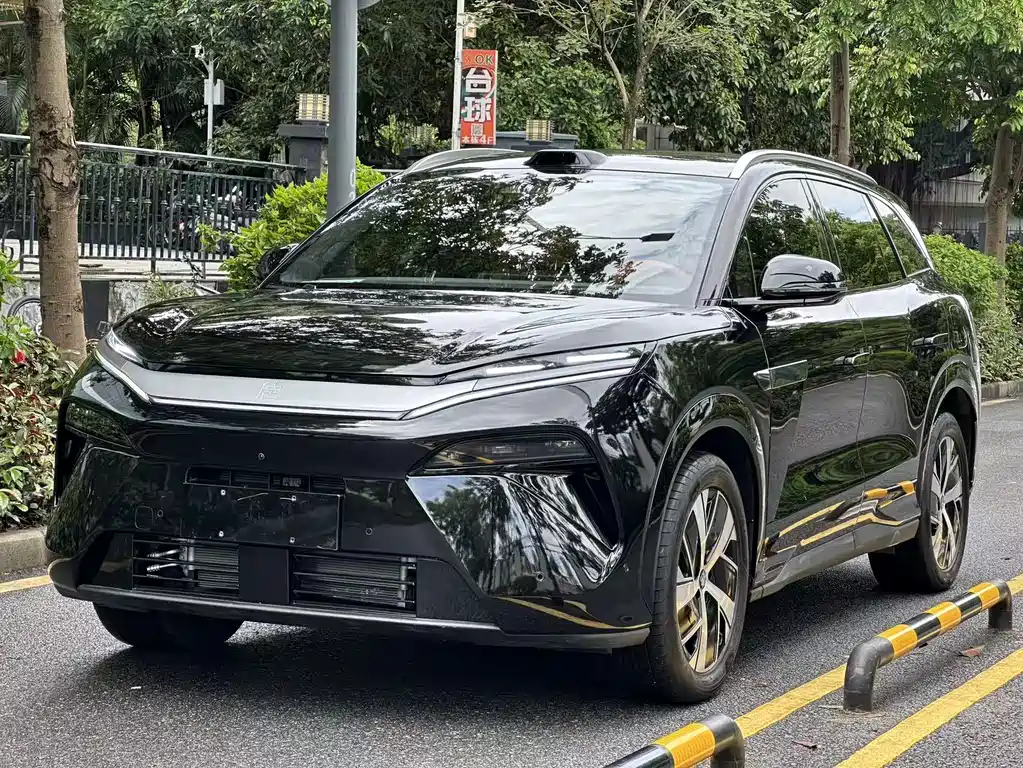 BYD Tang L 2025