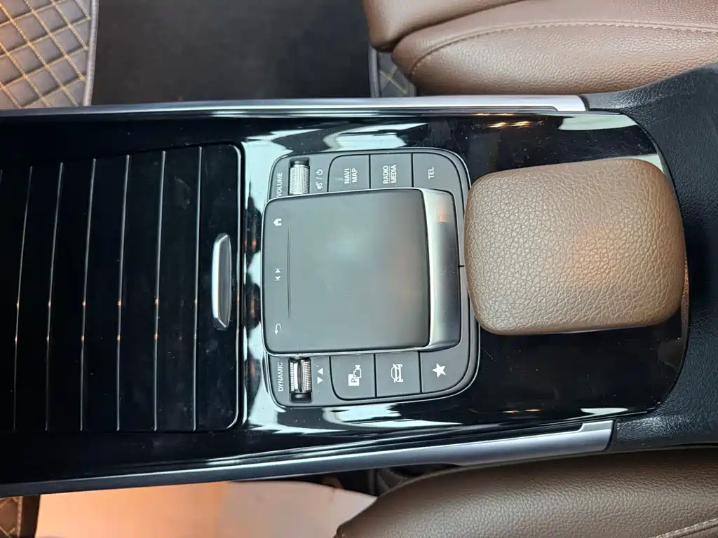 Mercedes-Benz GLB 2021 — фото 16