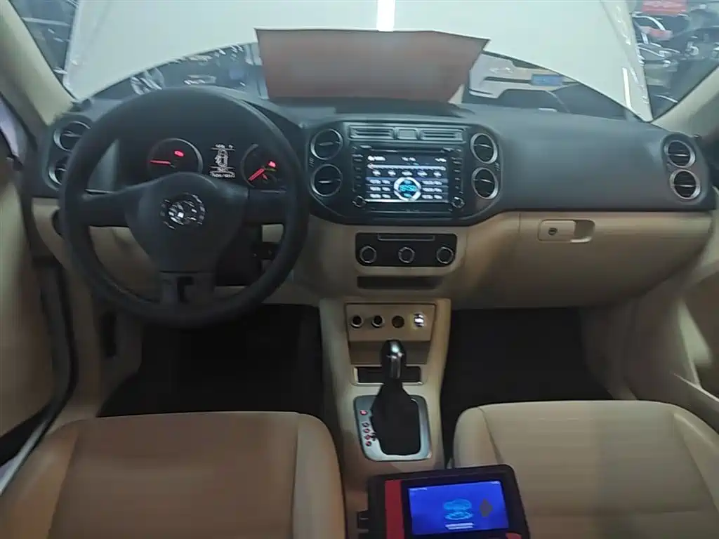 Volkswagen Tiguan 2015 — фото 10