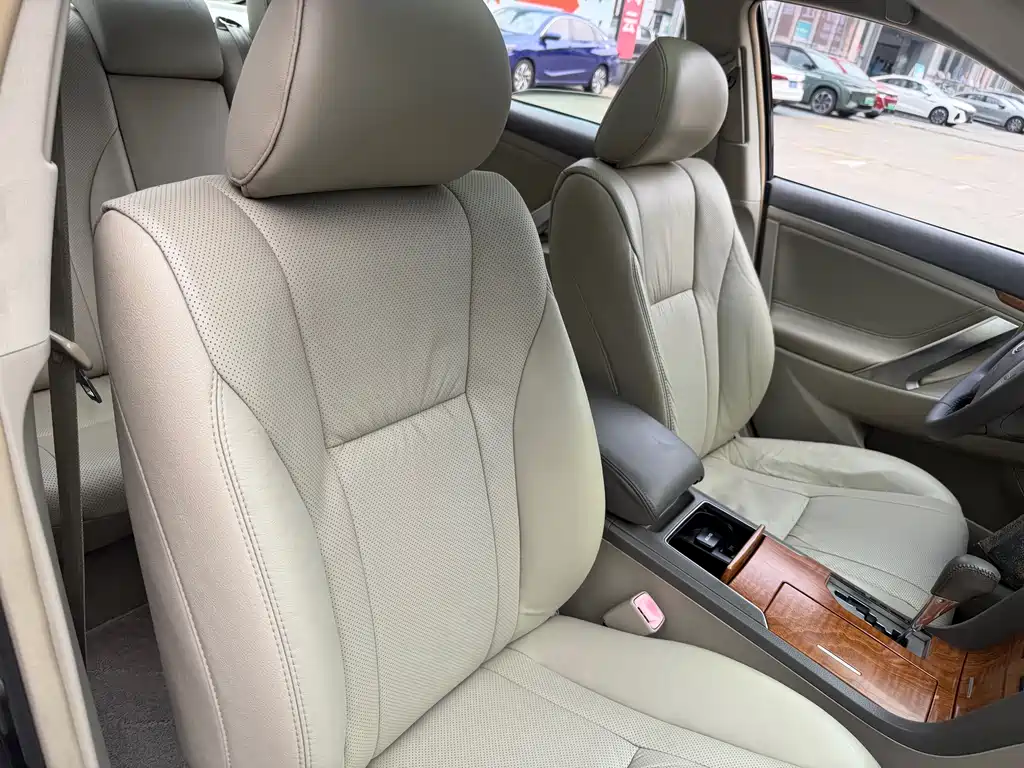 Toyota Camry 2013 — фото 16