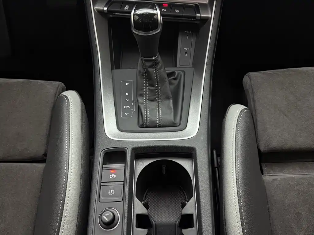 Audi Q3 2022 — фото 12