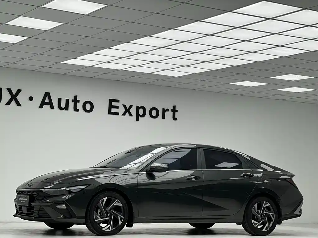 Hyundai Elantra 2025