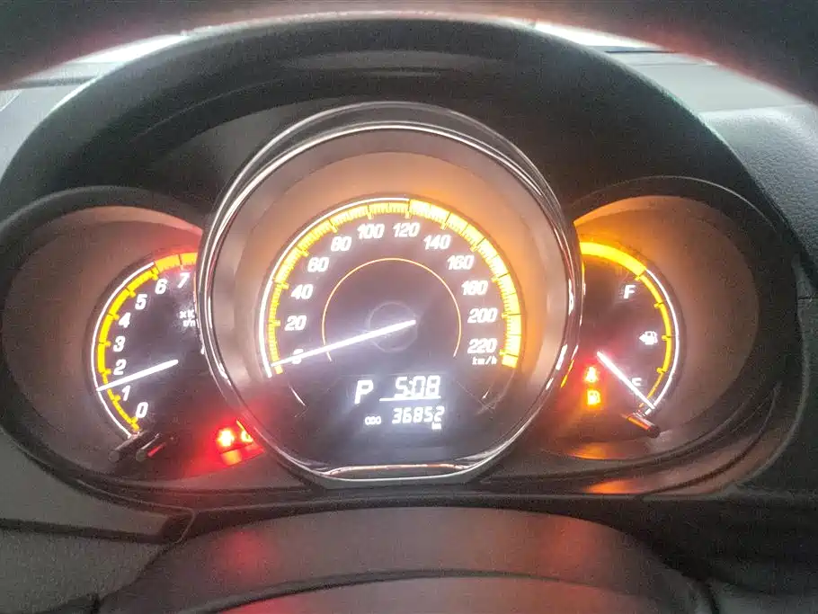 Toyota Yaris L 2022 — фото 14