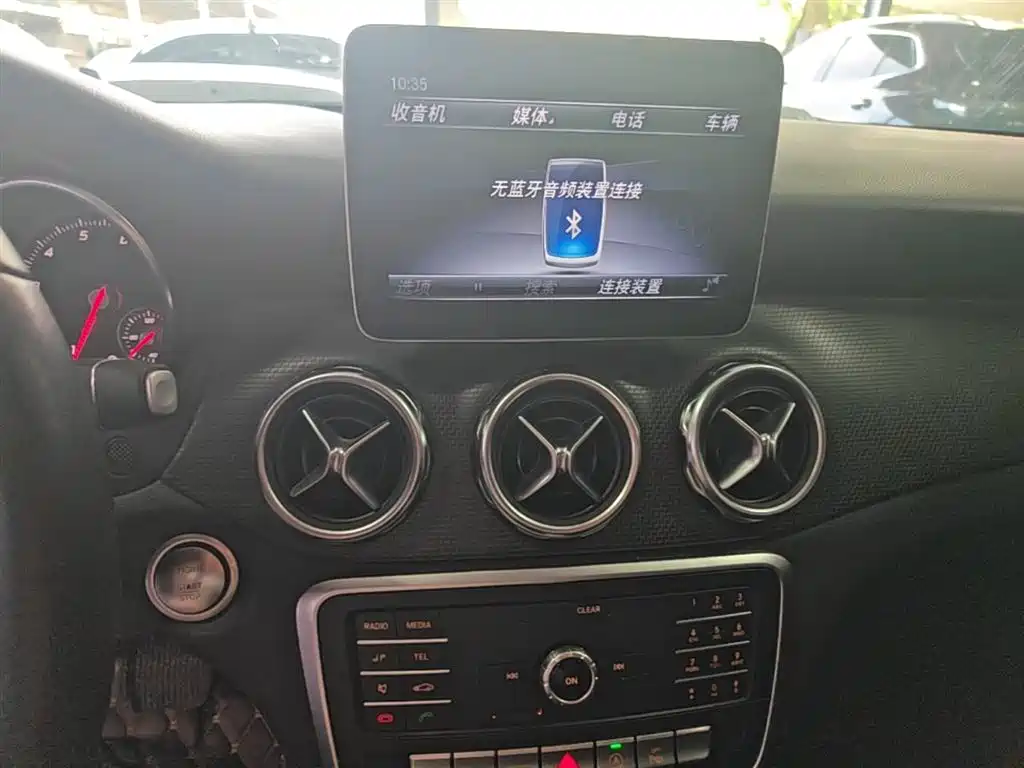 Mercedes-Benz GLA 2018 — фото 13