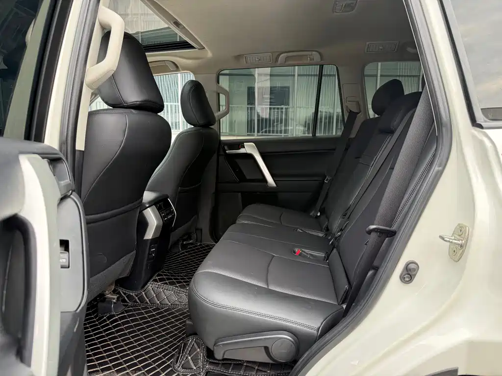 Toyota Prado 2019 — фото 10