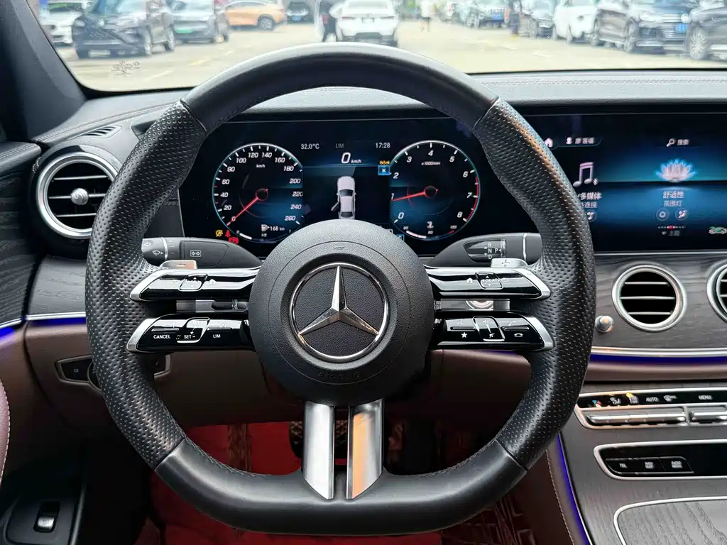 Mercedes-Benz E-Class 2022