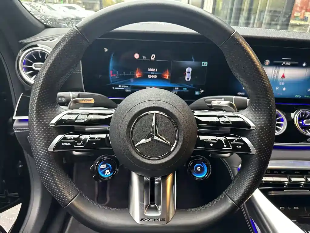 Mercedes-Benz AMG GT 2025 — фото 2