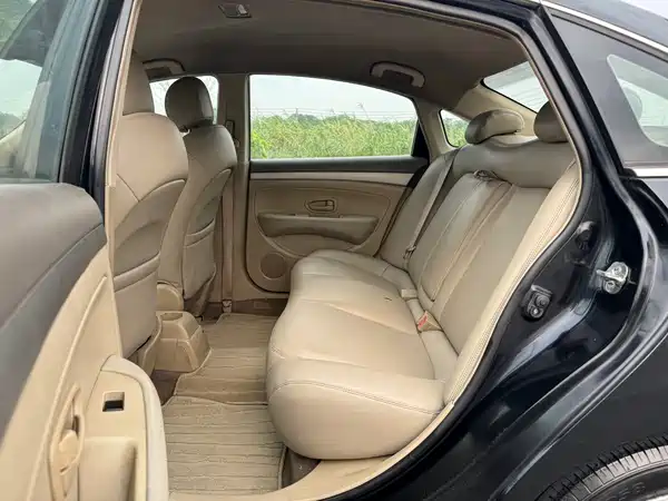 Nissan Sylphy 2012